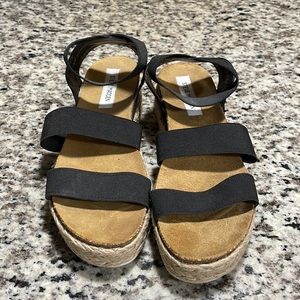 Steve Madden gently worn sandals